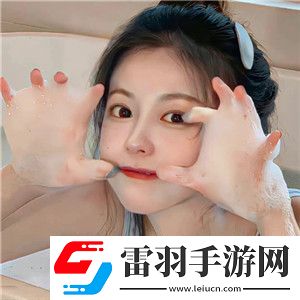 將荔枝一顆一顆的推進