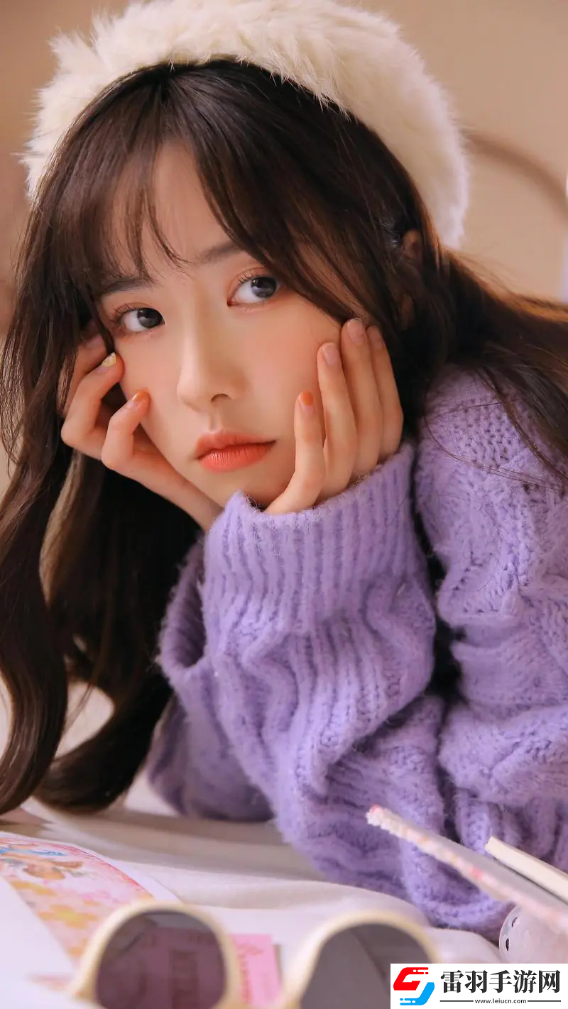 雙手攀上兩團(tuán)高峰視頻：揭秘視頻中的攀巖技術(shù)的極致冒險(xiǎn)與拍攝技巧！