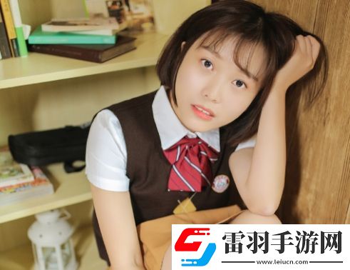 一前一后三個人一起騎自行車