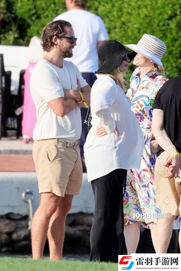 瑪格特·羅比懷孕亮相