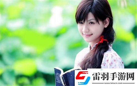 游泳館里的兩個教練孟月月