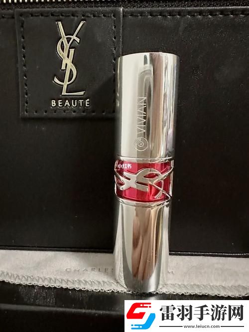 “鴨舌帽”下的蜜桃色