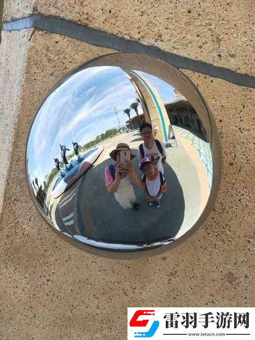 我們在鏡子里如何結合