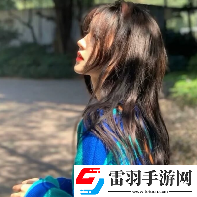 2021最新側(cè)臉精致的好看女生微信頭像太陽(yáng)不是突然下山的熱情與期待也是