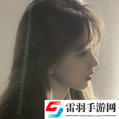 2021最新側(cè)臉精致的好看女生微信頭像太陽(yáng)不是突然下山的熱情與期待也是