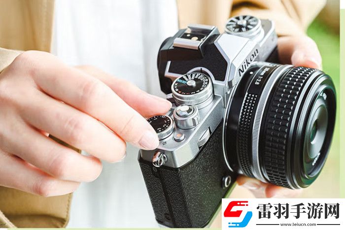 復古經(jīng)典膠片數(shù)碼相機尼康Zfc