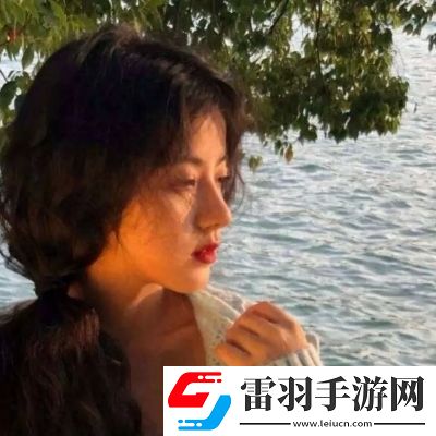 2021最新側(cè)臉精致的好看女生微信頭像太陽(yáng)不是突然下山的熱情與期待也是