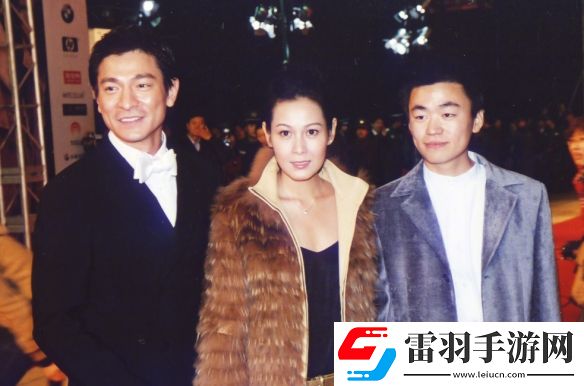 王寶強微博曬與劉德華劉若英19年前合照！回憶滿滿