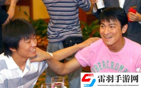 王寶強微博曬與劉德華劉若英19年前合照！回憶滿滿