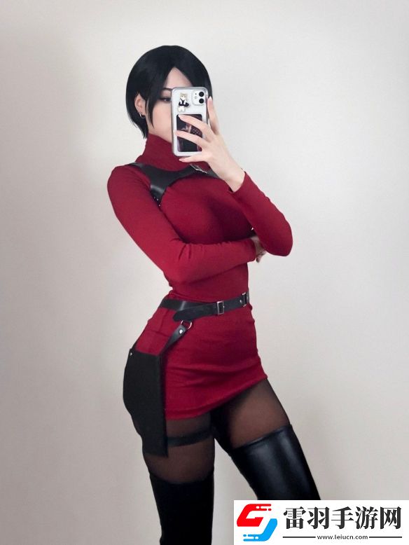 櫻花妹COS生化危機艾達王這腰臀比也太致命了