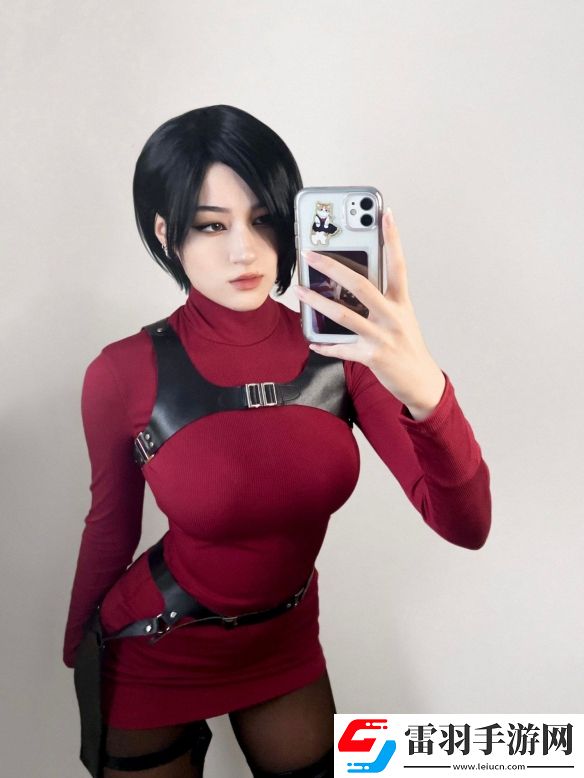 櫻花妹COS生化危機艾達王這腰臀比也太致命了