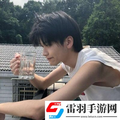 ins風(fēng)超拽帥氣男生頭像2021氣場(chǎng)相合的兩個(gè)人發(fā)自內(nèi)心的互相吸引