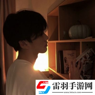 ins風(fēng)超拽帥氣男生頭像2021氣場(chǎng)相合的兩個(gè)人發(fā)自內(nèi)心的互相吸引