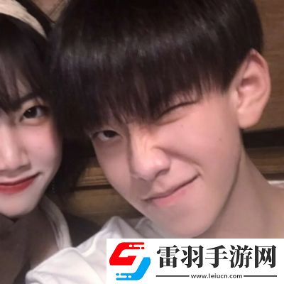 2022超甜情侶頭像一人一半超好看距離不是問題相向而行才是關鍵