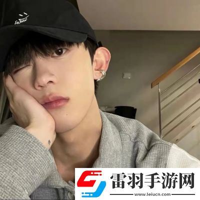 2022超甜情侶頭像一人一半超好看距離不是問題相向而行才是關鍵