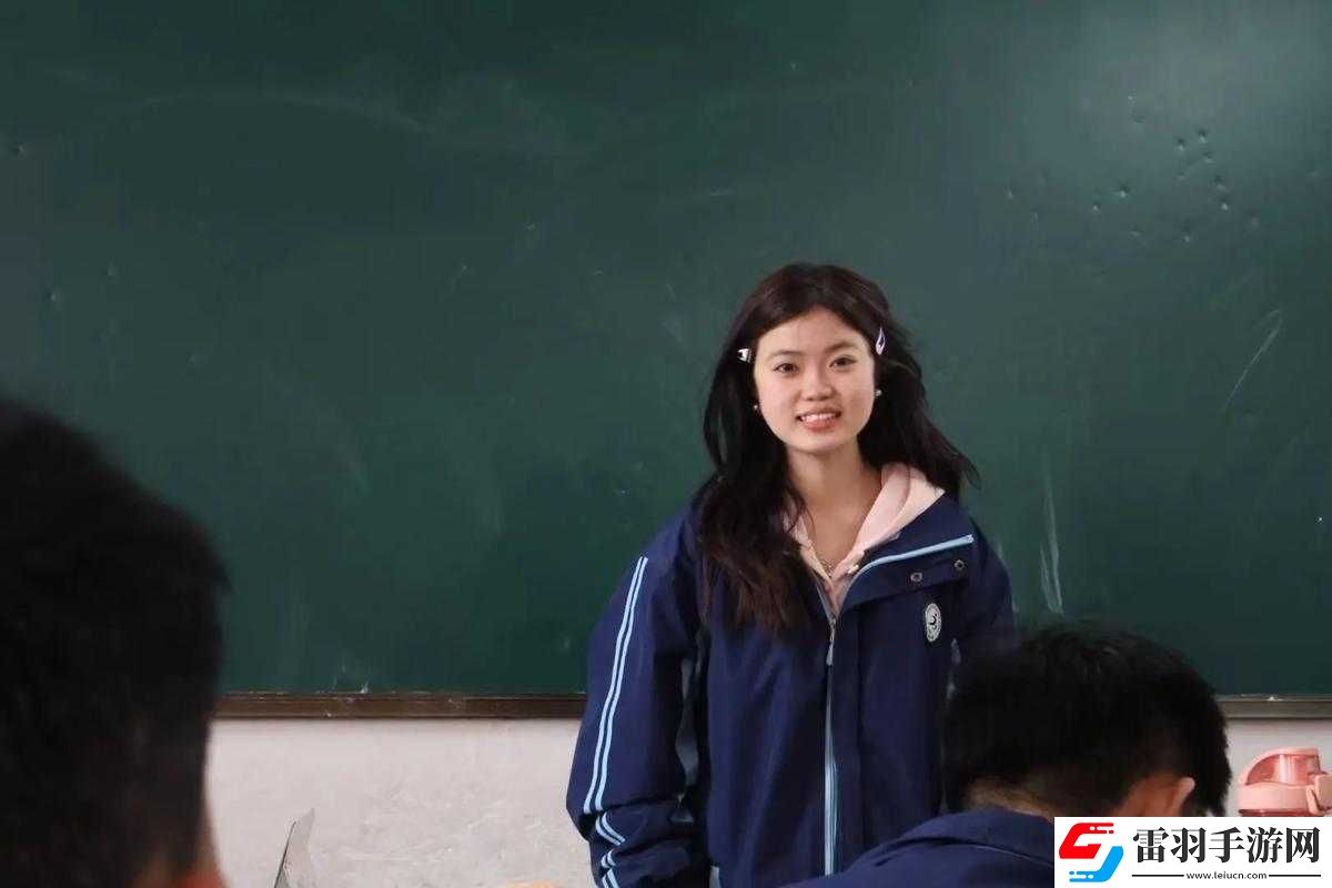 班長課上突然打開開關