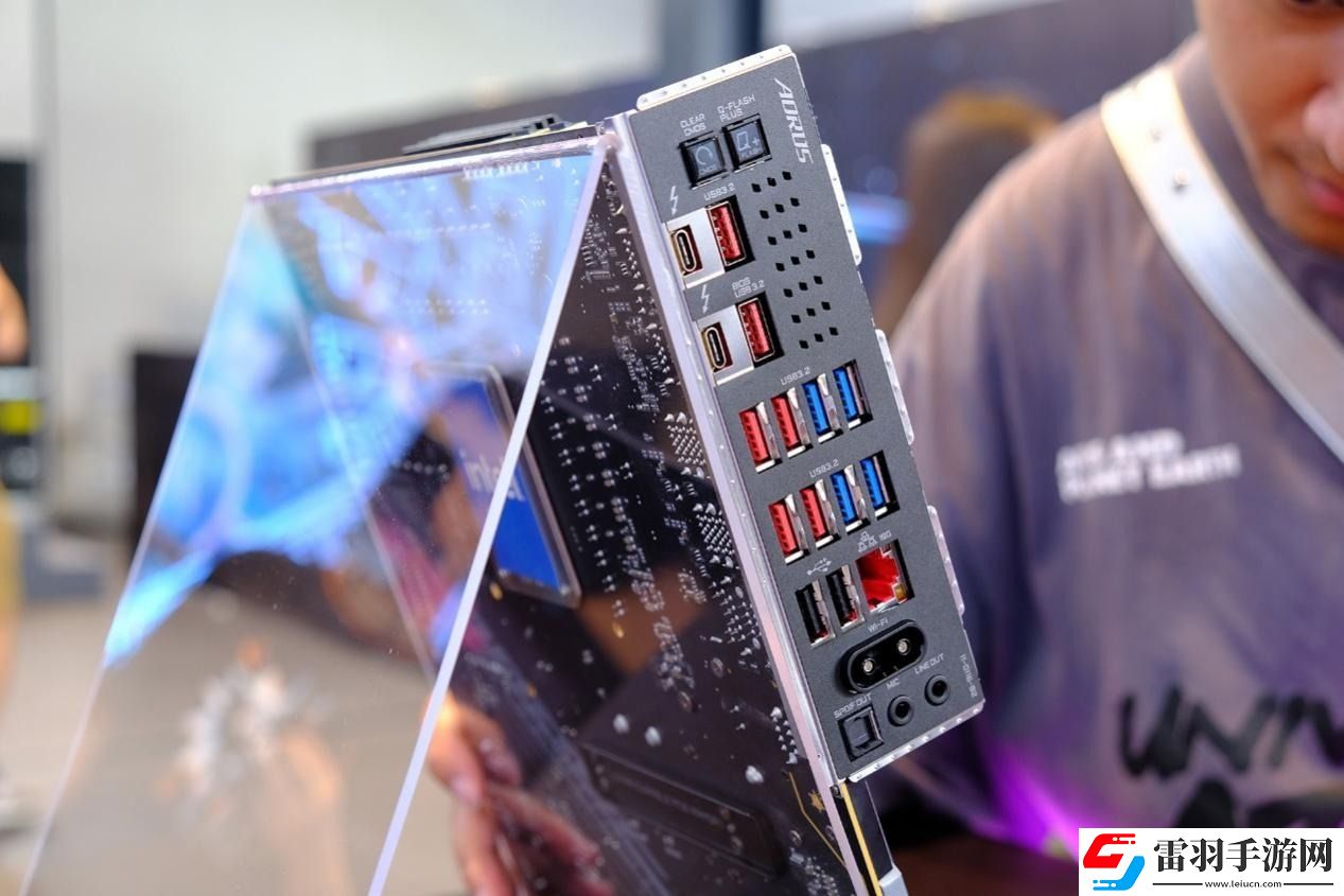 技嘉攜intel廣州秀肌肉