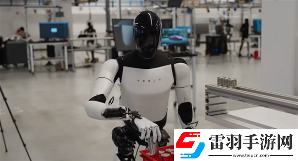 特斯拉Optimus機器人新進展已生產(chǎn)數(shù)百臺