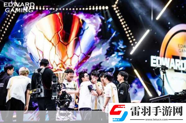 EDG榮耀加冕全球冠軍